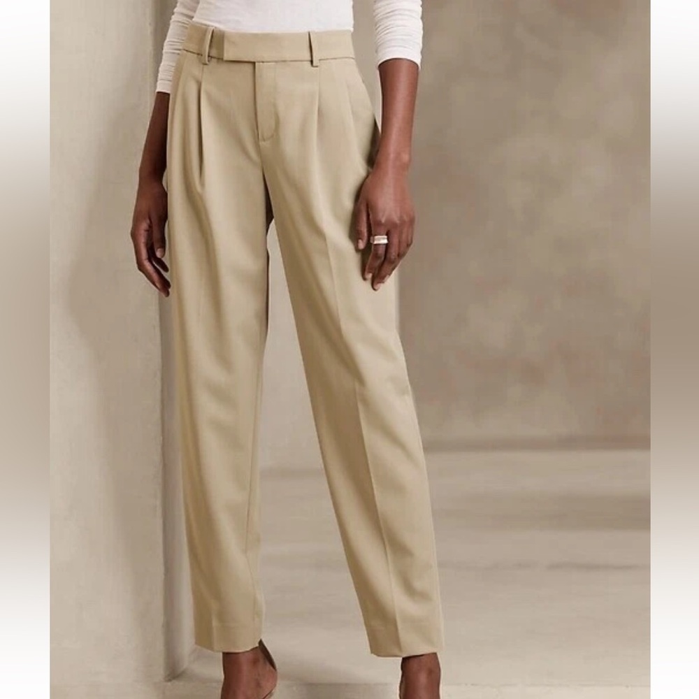 Banana Republic Vasto Pleated Italian Wool Pant Tan/Khaki • 12 Long